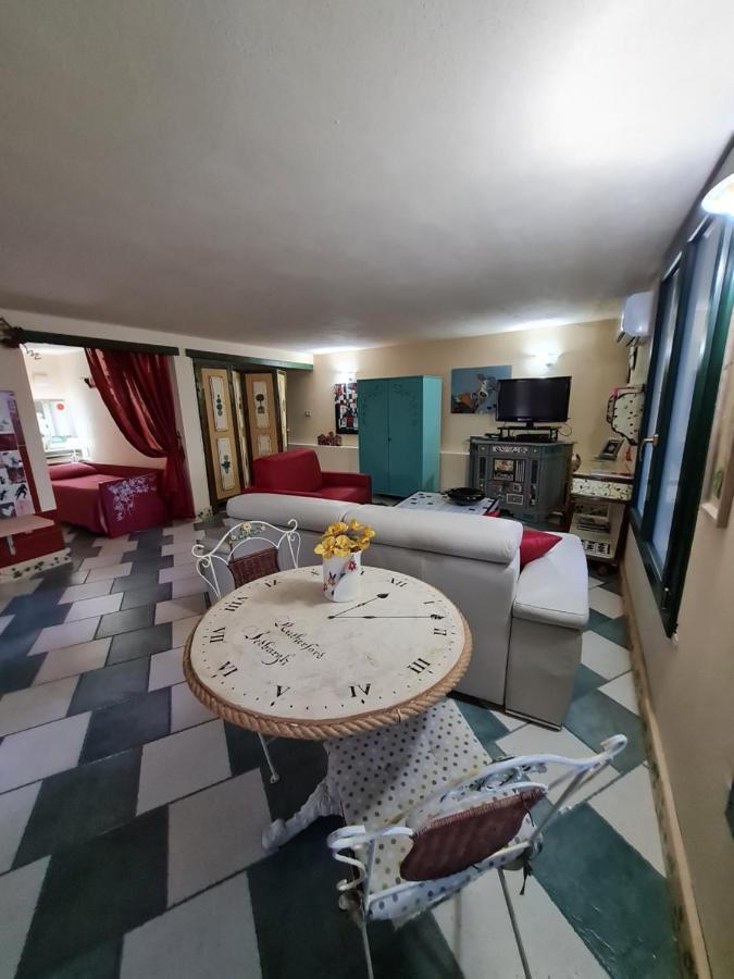 L'Antica Cantina Usini Buitenkant foto
